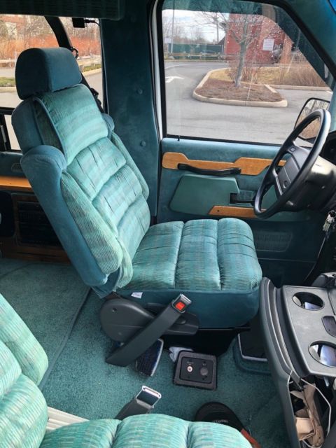 1992 white Ford E-Series Van Van Camper