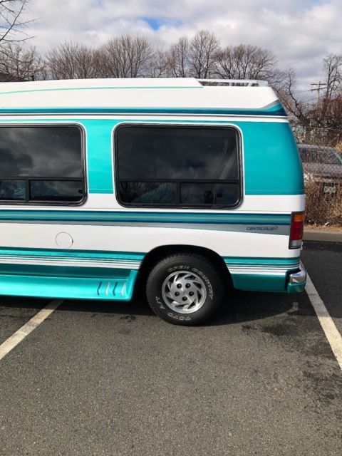 1992 white Ford E-Series Van Van Camper
