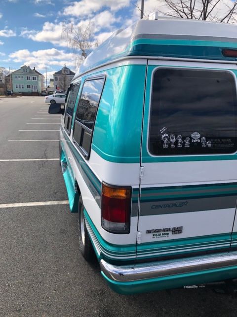 1992 white Ford E-Series Van Van Camper