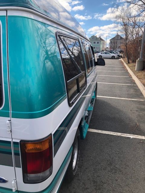 1992 white Ford E-Series Van Van Camper
