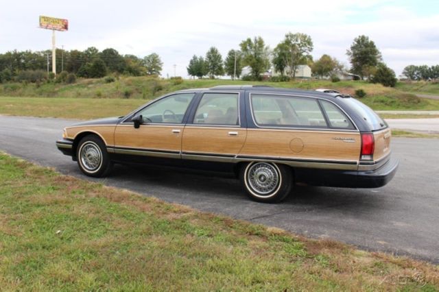 1992 Blue Buick Roadmaster Wagon