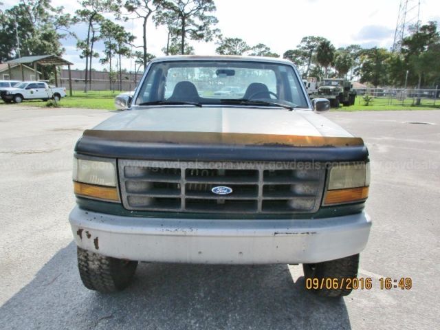 1992 Green Ford F-350 Standard Cab Pickup