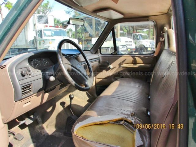 1992 Green Ford F-350 Standard Cab Pickup