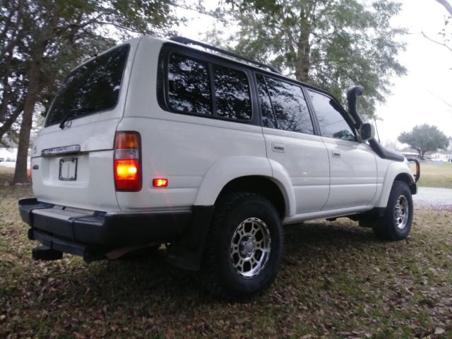 1992 White Toyota Land Cruiser
