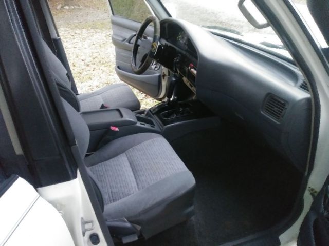 1992 White Toyota Land Cruiser