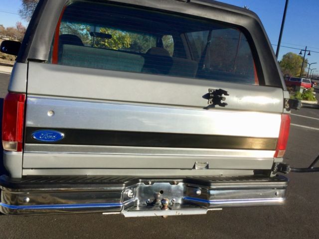 1992 Silver Ford Bronco SUV