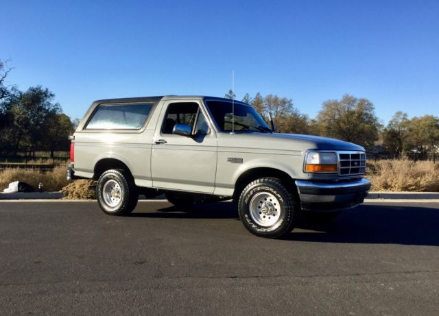 1992 Silver Ford Bronco SUV