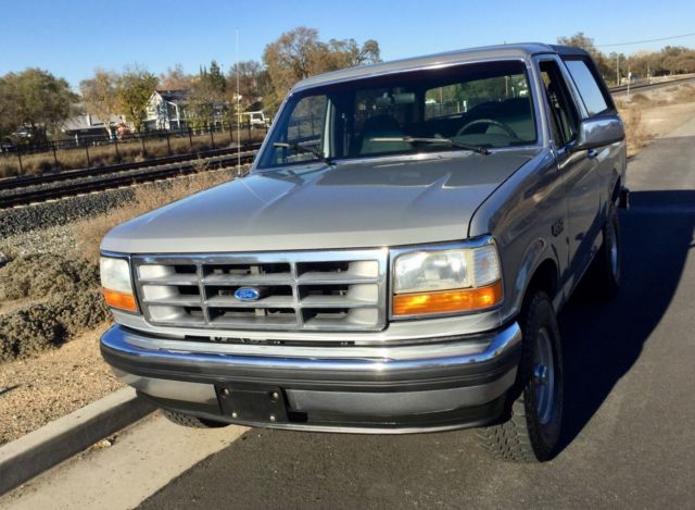 1992 Silver Ford Bronco SUV