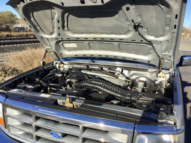 1992 Silver Ford Bronco SUV