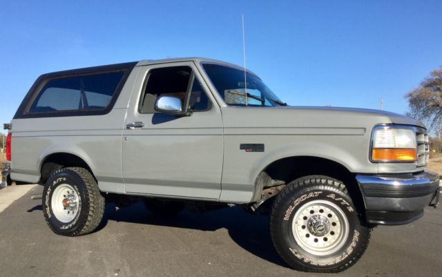 1992 Silver Ford Bronco SUV