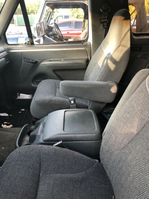 1992 White Ford Bronco SUV