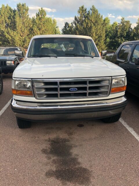 1992 White Ford Bronco SUV