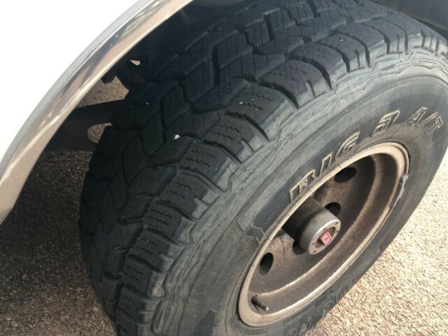 1992 White Ford Bronco SUV