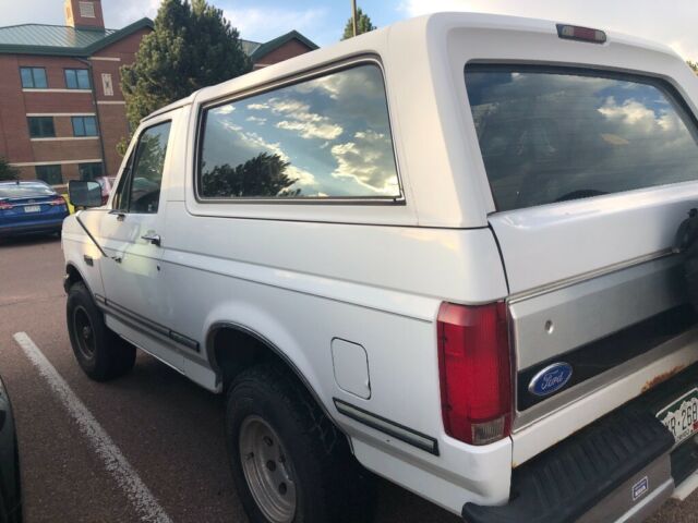1992 White Ford Bronco SUV