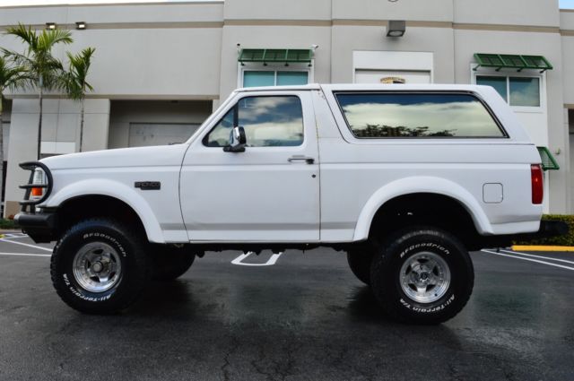 1992 White Ford Bronco