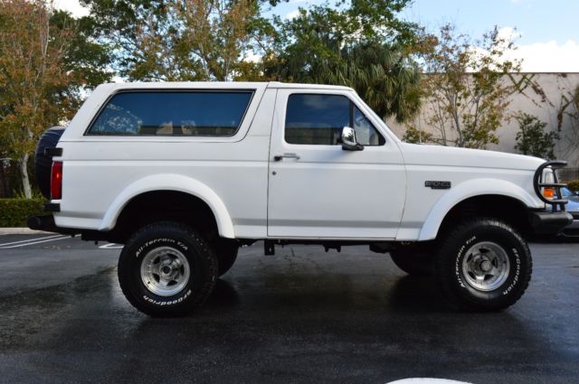 1992 White Ford Bronco