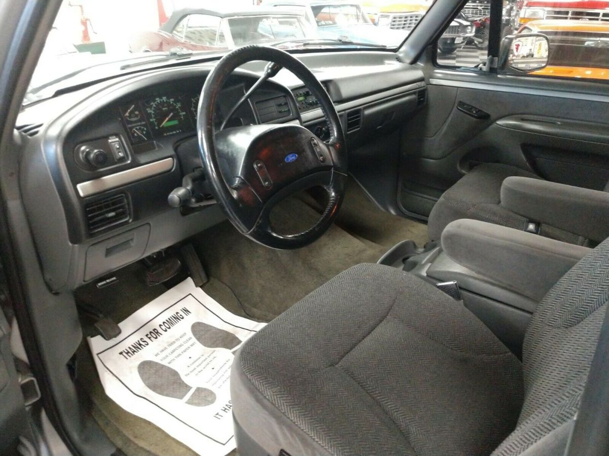 1992 Silver Ford Bronco SUV