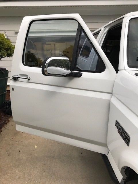 1992 White Ford Bronco SUV