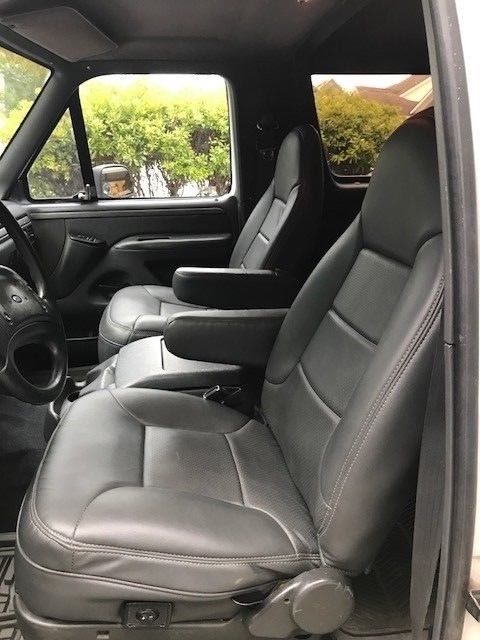 1992 White Ford Bronco SUV