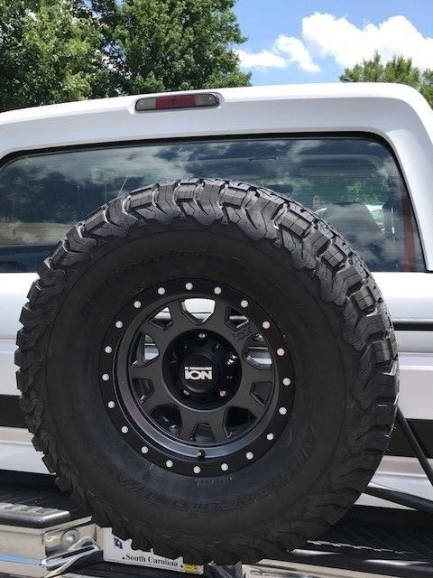 1992 White Ford Bronco SUV