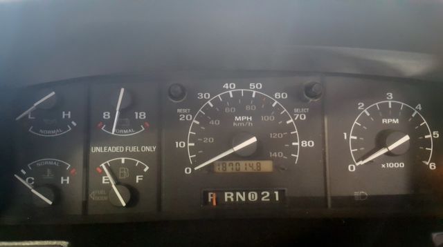1992 White/Red Ford Bronco SUV