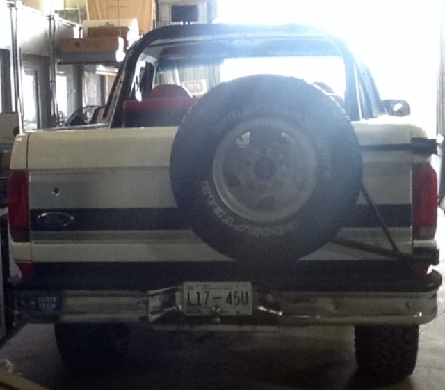 1992 White/Red Ford Bronco SUV