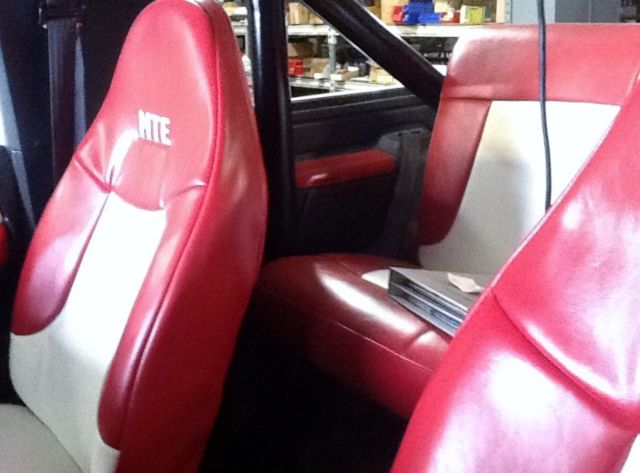 1992 White/Red Ford Bronco SUV