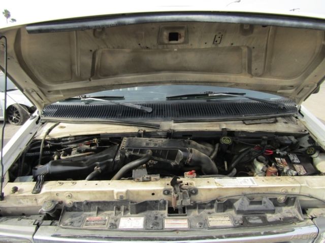 1992 White Ford E-Series Van Minivan/Van