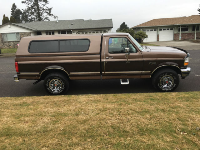 1992 Brown Ford F-150 Standard Cab Pickup