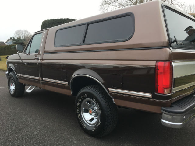 1992 Brown Ford F-150 Standard Cab Pickup