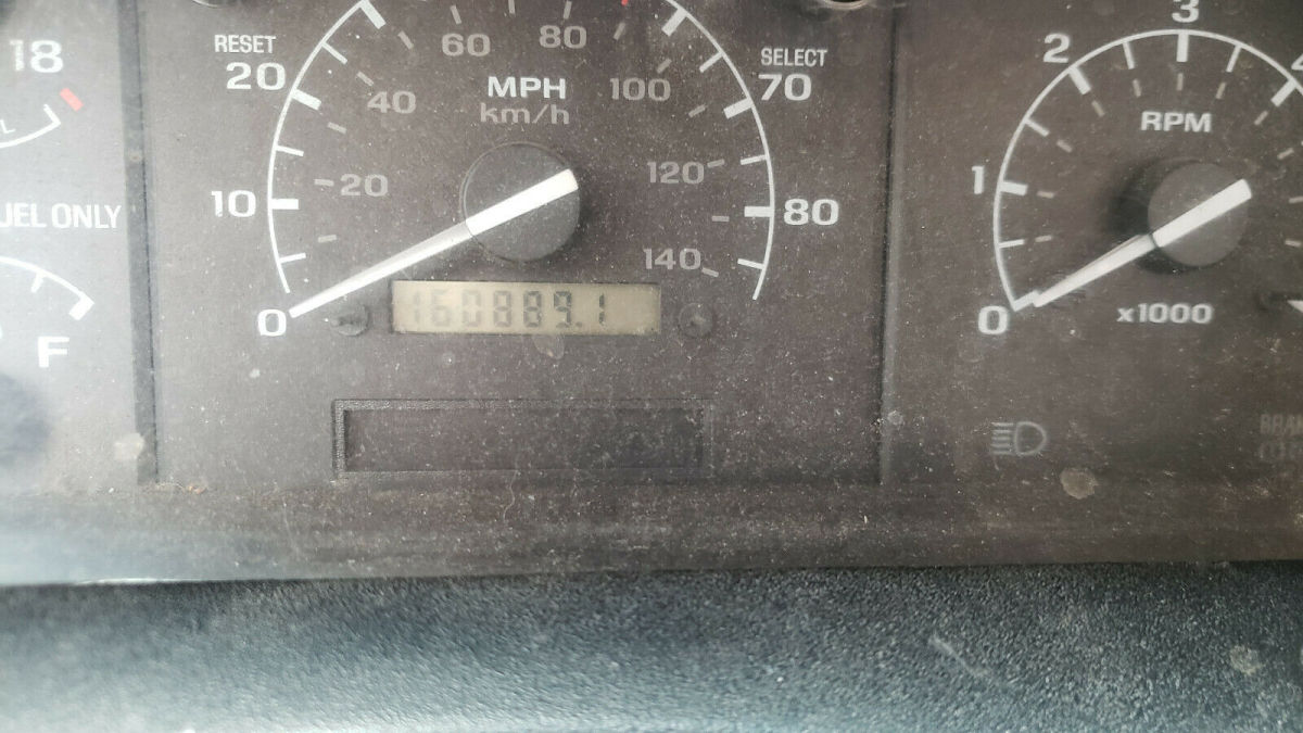 1992 White Ford F-150 Standard Cab Pickup