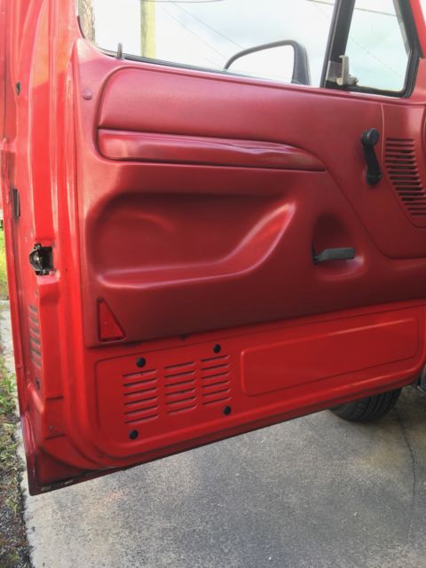 1992 Red Ford F-150 Standard Cab Pickup