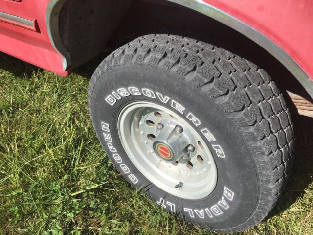 1992 Red Ford F-150 Extended Cab Pickup