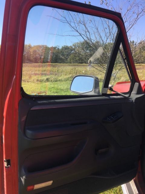 1992 Red Ford F-150 Extended Cab Pickup