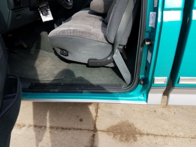 1992 green Ford F-150 truck
