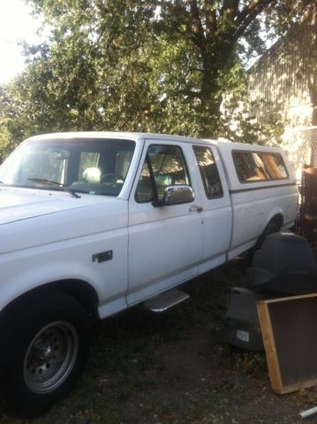 1992 White Ford F-150 Extended Cab Pickup