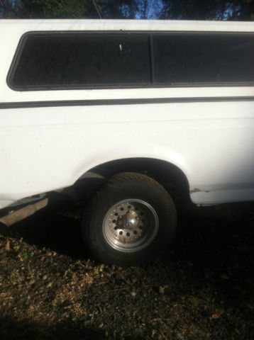 1992 White Ford F-150 Extended Cab Pickup
