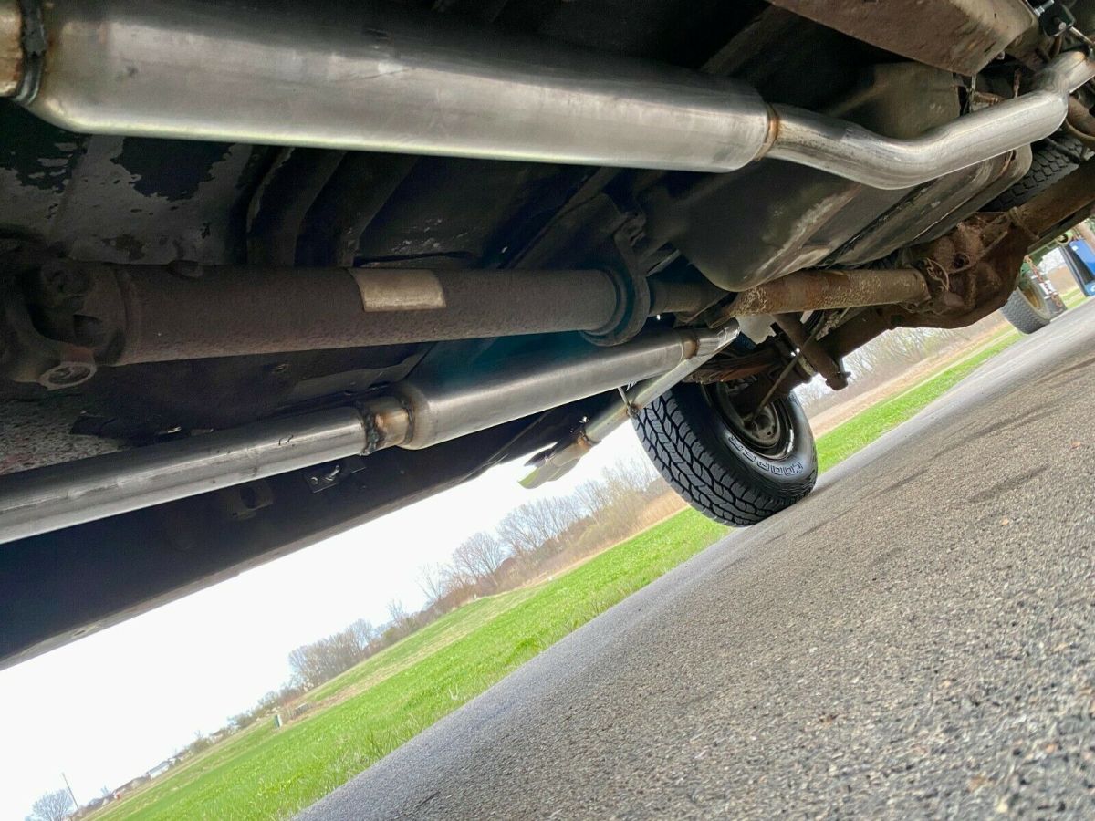 1992 Silver Ford F-150 Extended Cab Pickup