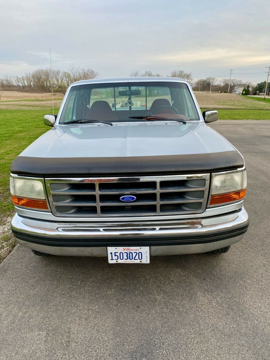 1992 Silver Ford F-150 Extended Cab Pickup