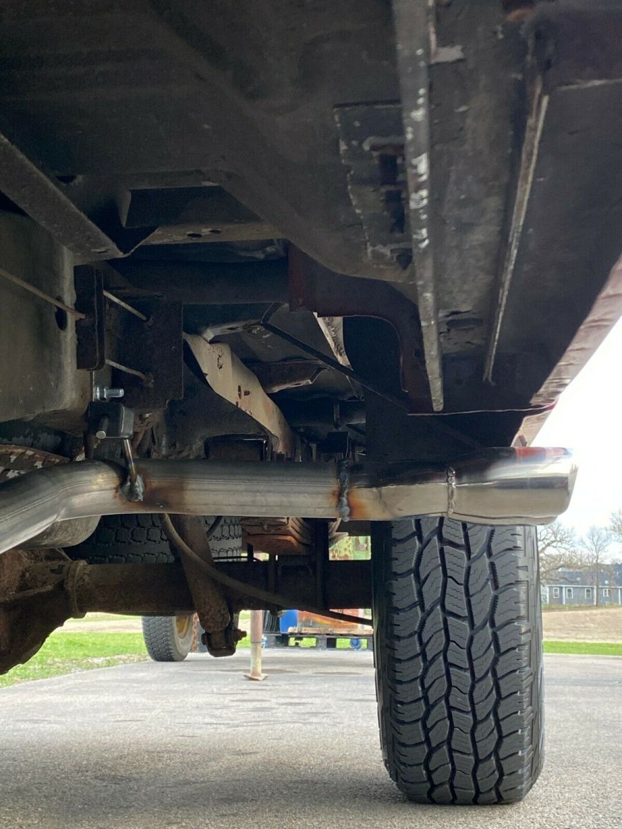 1992 Silver Ford F-150 Extended Cab Pickup