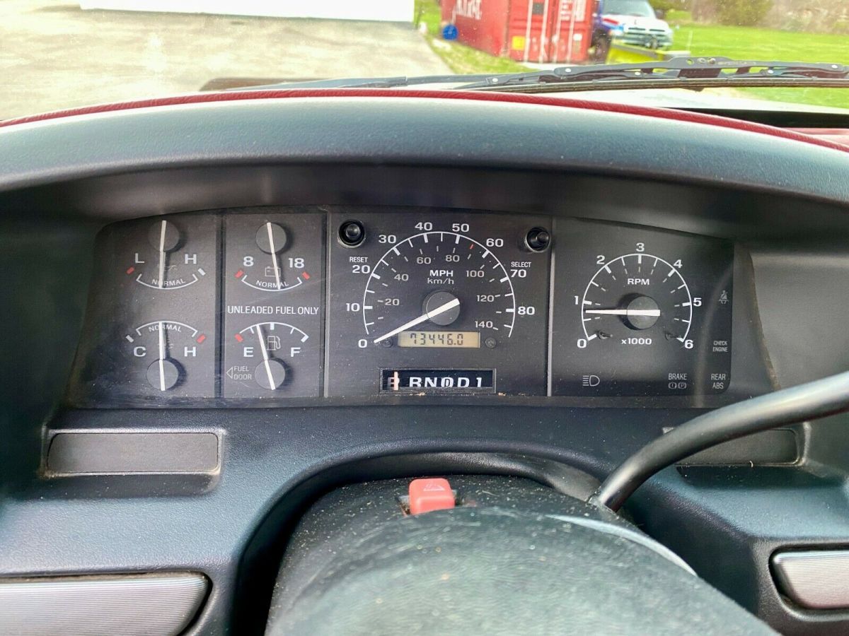 1992 Silver Ford F-150 Extended Cab Pickup