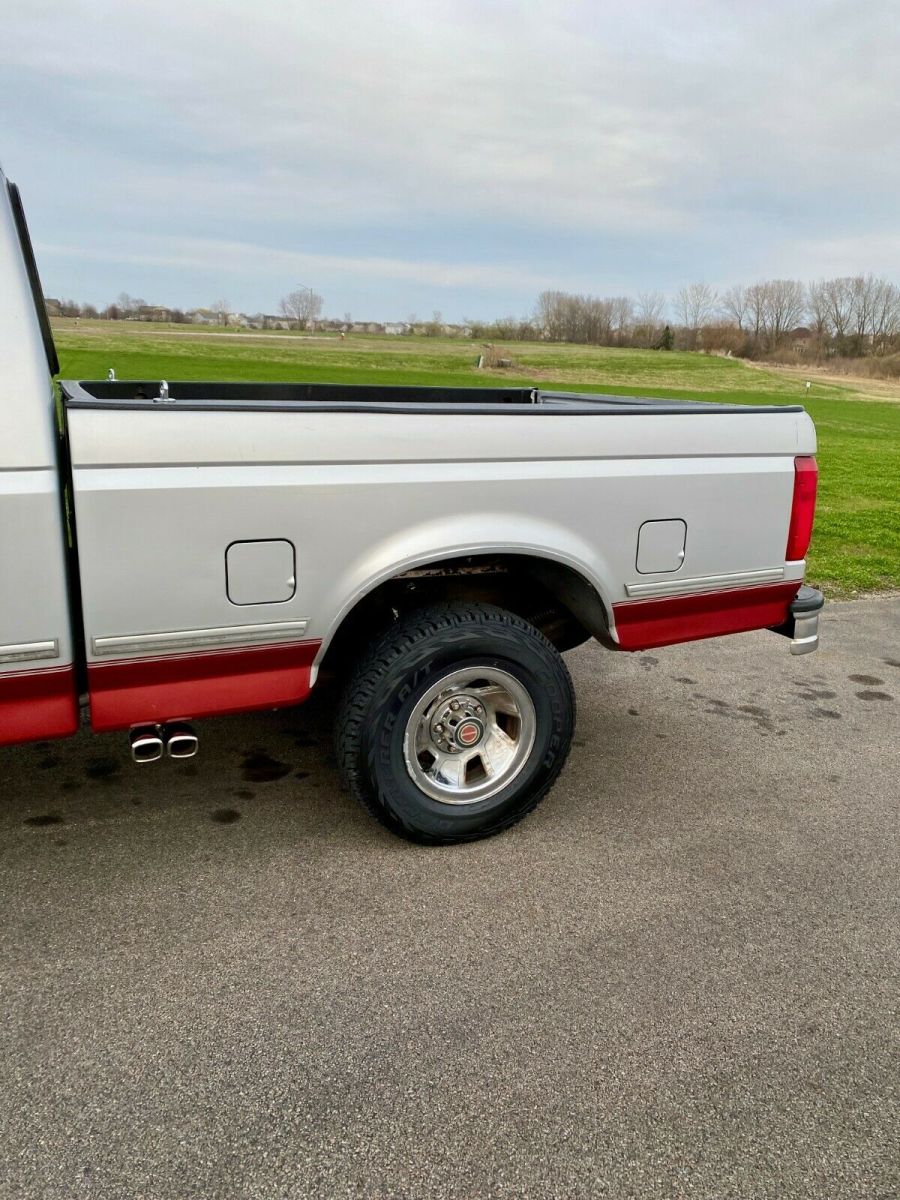 1992 Silver Ford F-150 Extended Cab Pickup