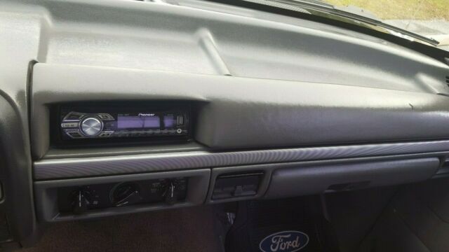 1992 Black Ford F-150 Standard Cab Pickup