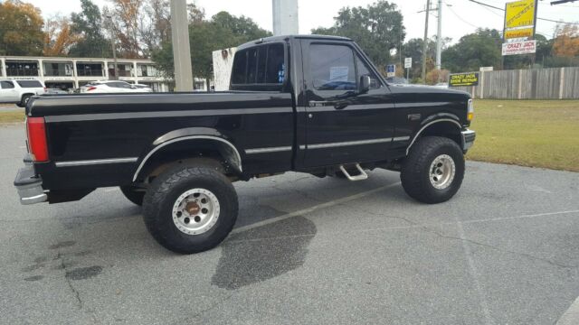 1992 Black Ford F-150 Standard Cab Pickup
