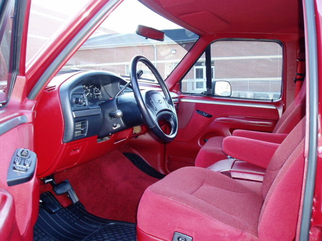 1992 Red Ford F-150 Extended Cab Pickup