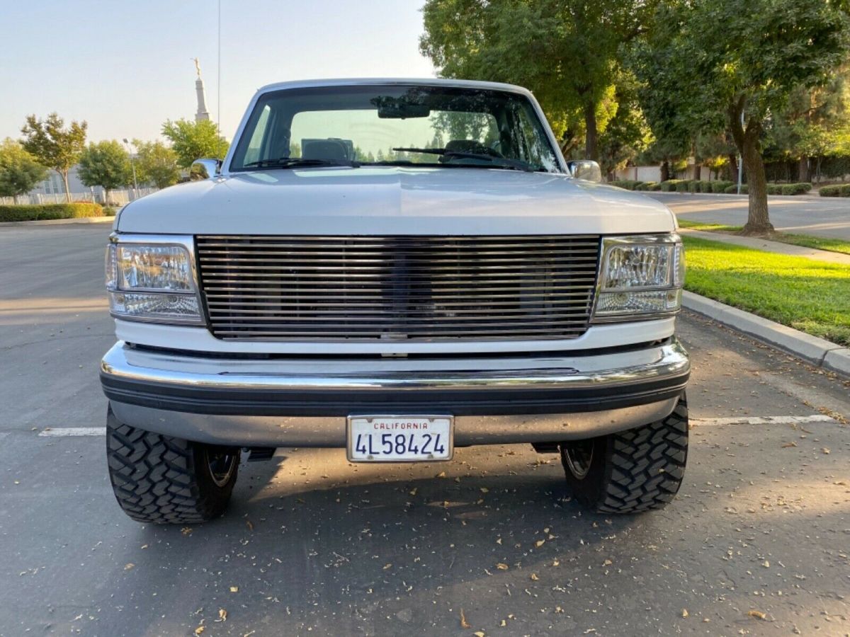 1992 White Ford F-250
