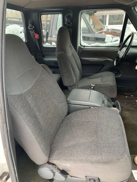 1992 White Ford F-250 Extended Cab Pickup