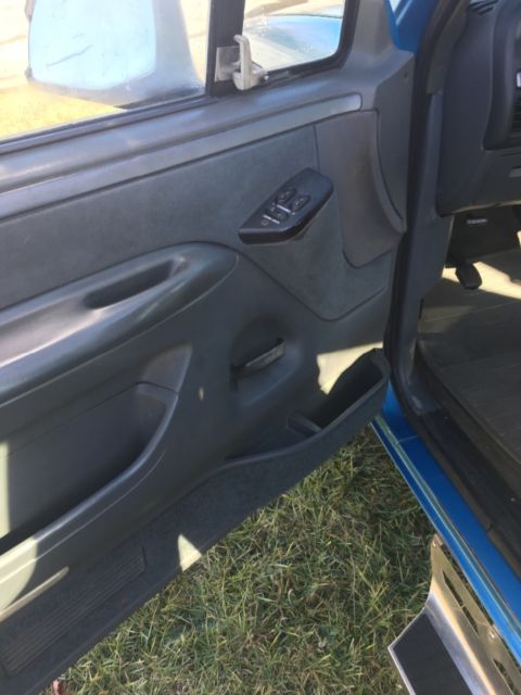 1992 Blue Ford F-250 Extended Cab Pickup