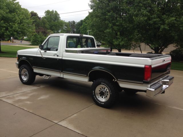 1992 White Ford F-250