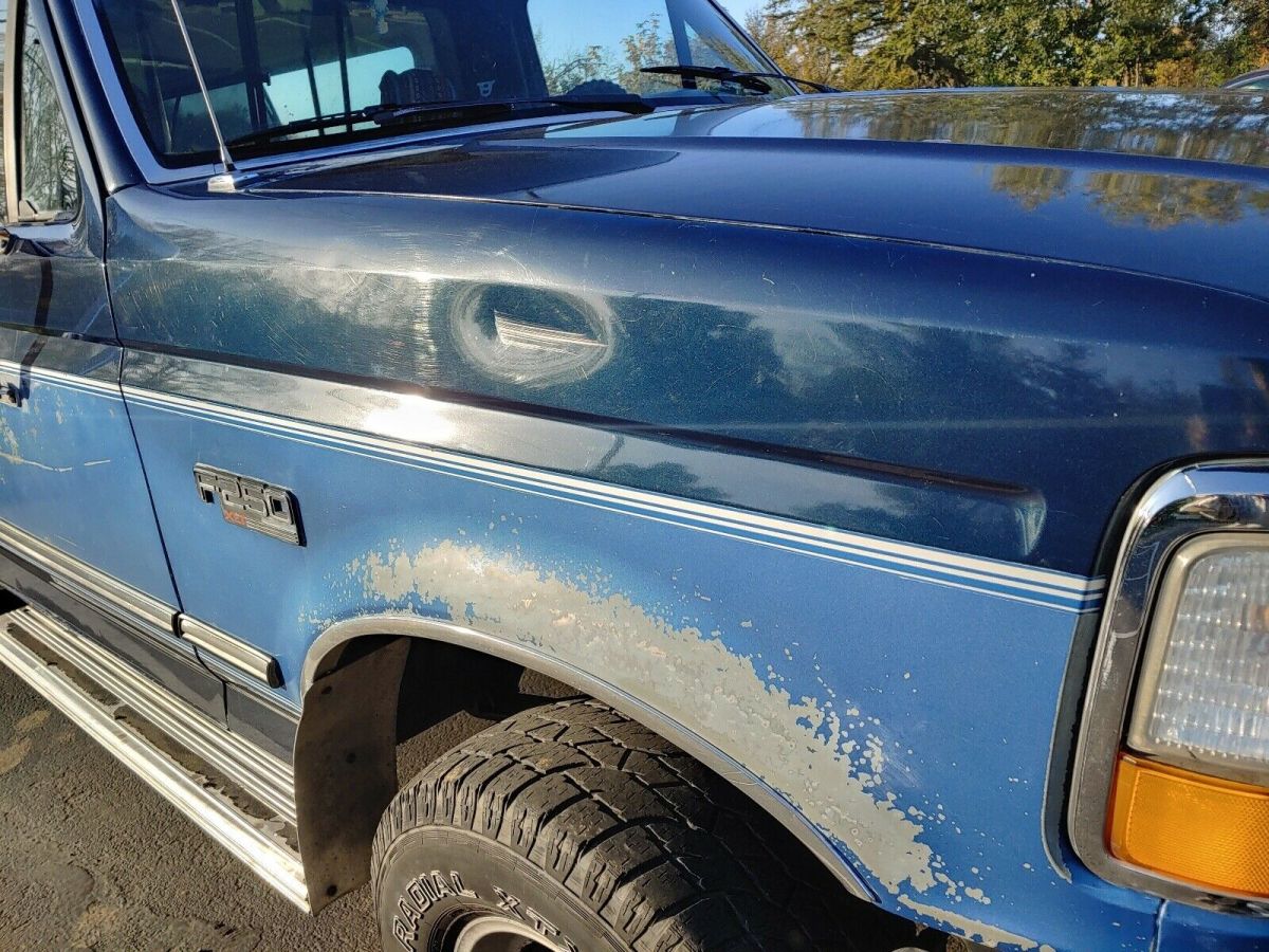 1992 Blue Ford F-250 Pickup